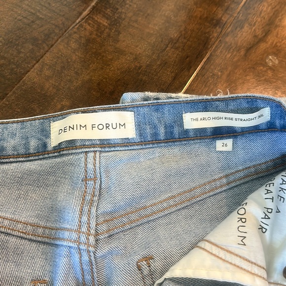 Aritzia jeans from denim forum. Straight leg light wash - Picture 4 of 4
